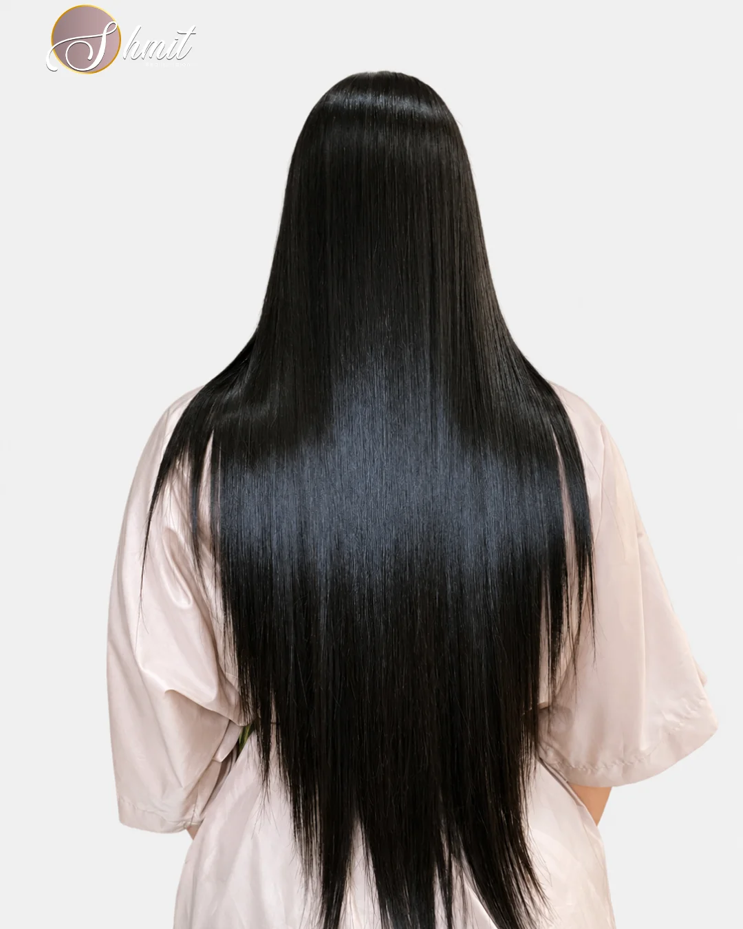 Resultado de alisado profesional en cabello largo, liso y brillante en Shmit Beauty Salon Madrid