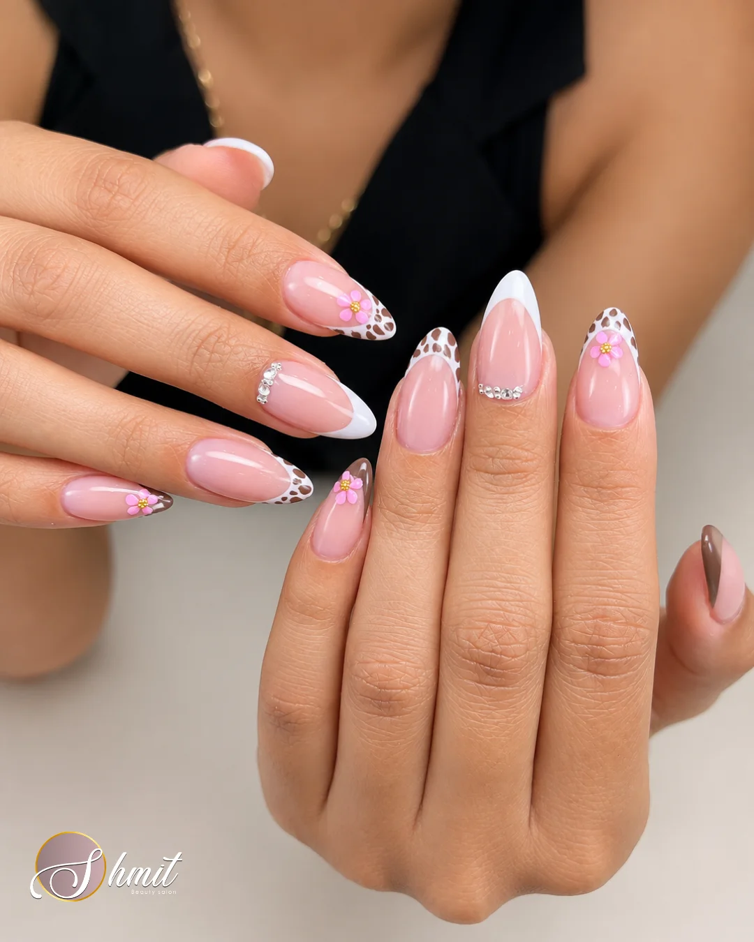 Uñas en tonos rosa suave realizadas en centro de uñas Shmit Beauty Salon Madrid